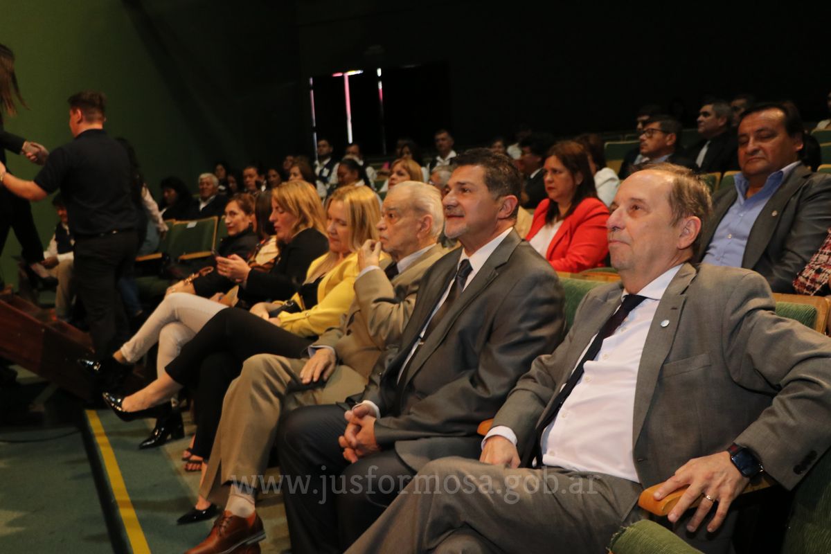 Homenaje a los Facilitadores Judiciales en el Teatro de la Ciudad