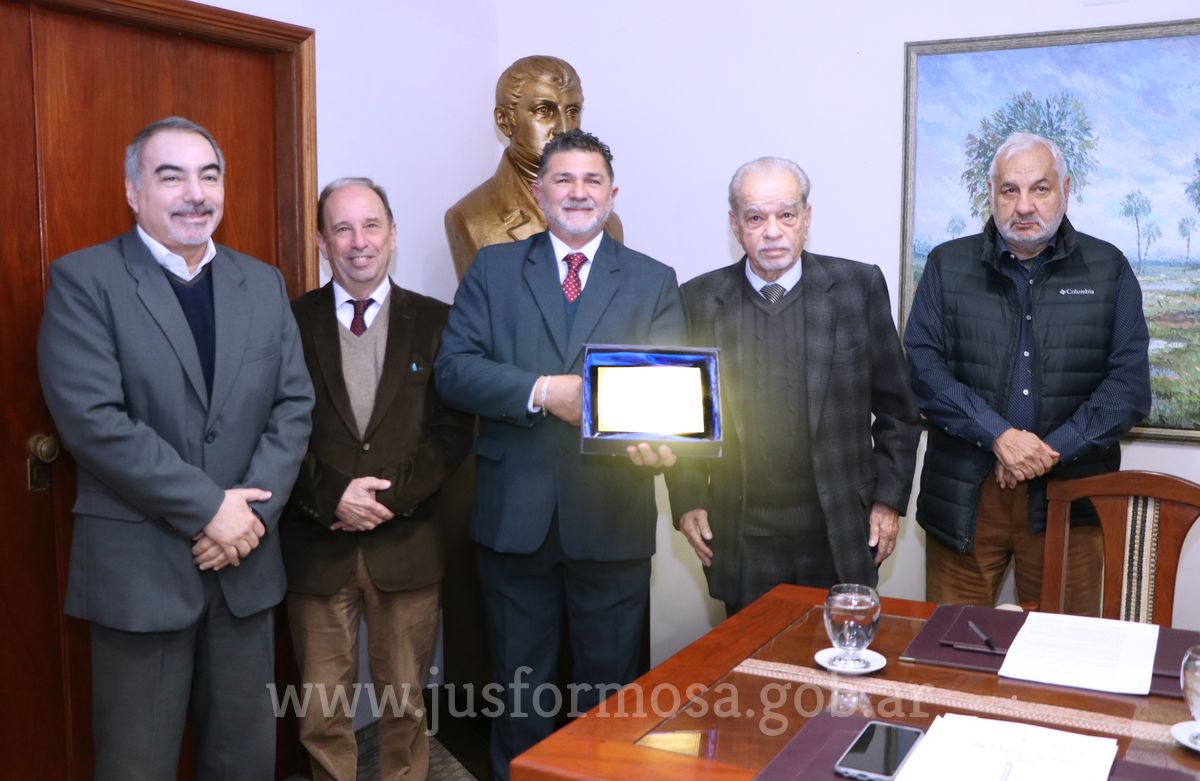Homenaje al Dr. Hang