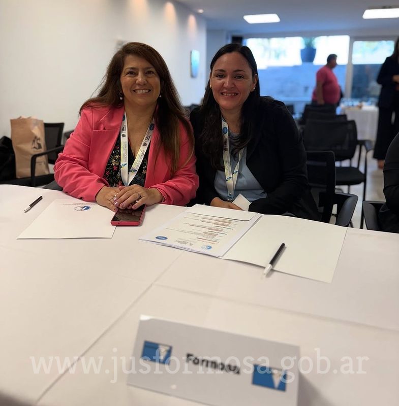 Monica García y Valeria Ortellado